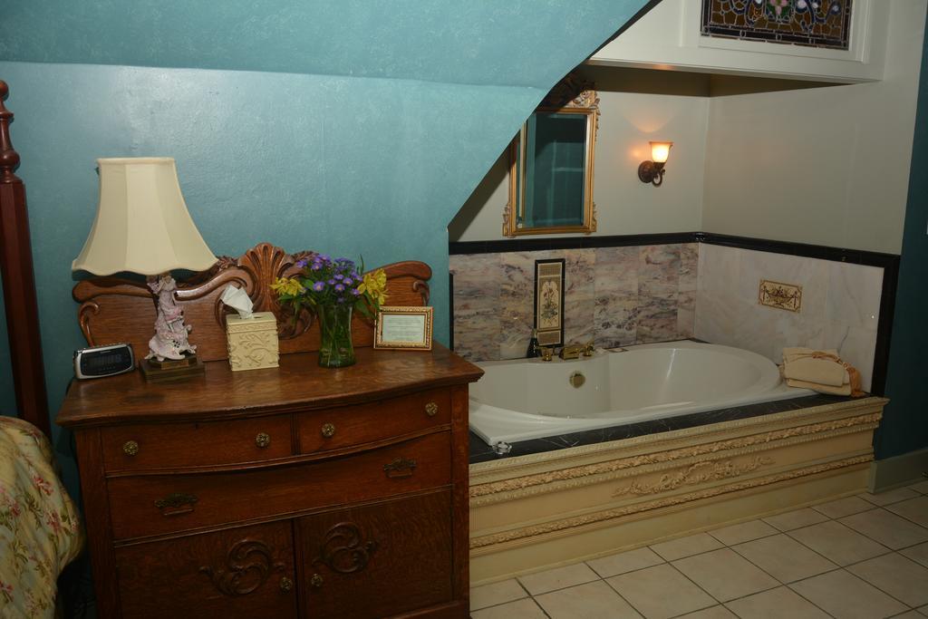 The Brumder Mansion Milwaukee Phòng bức ảnh